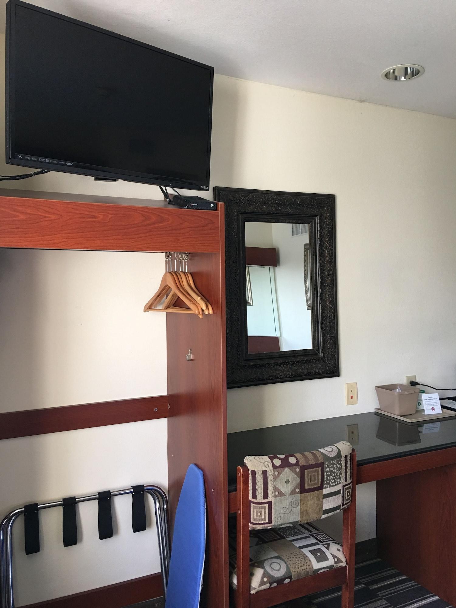 Microtel Inn & Suites By Wyndham Indianapolis Airport Bagian luar foto