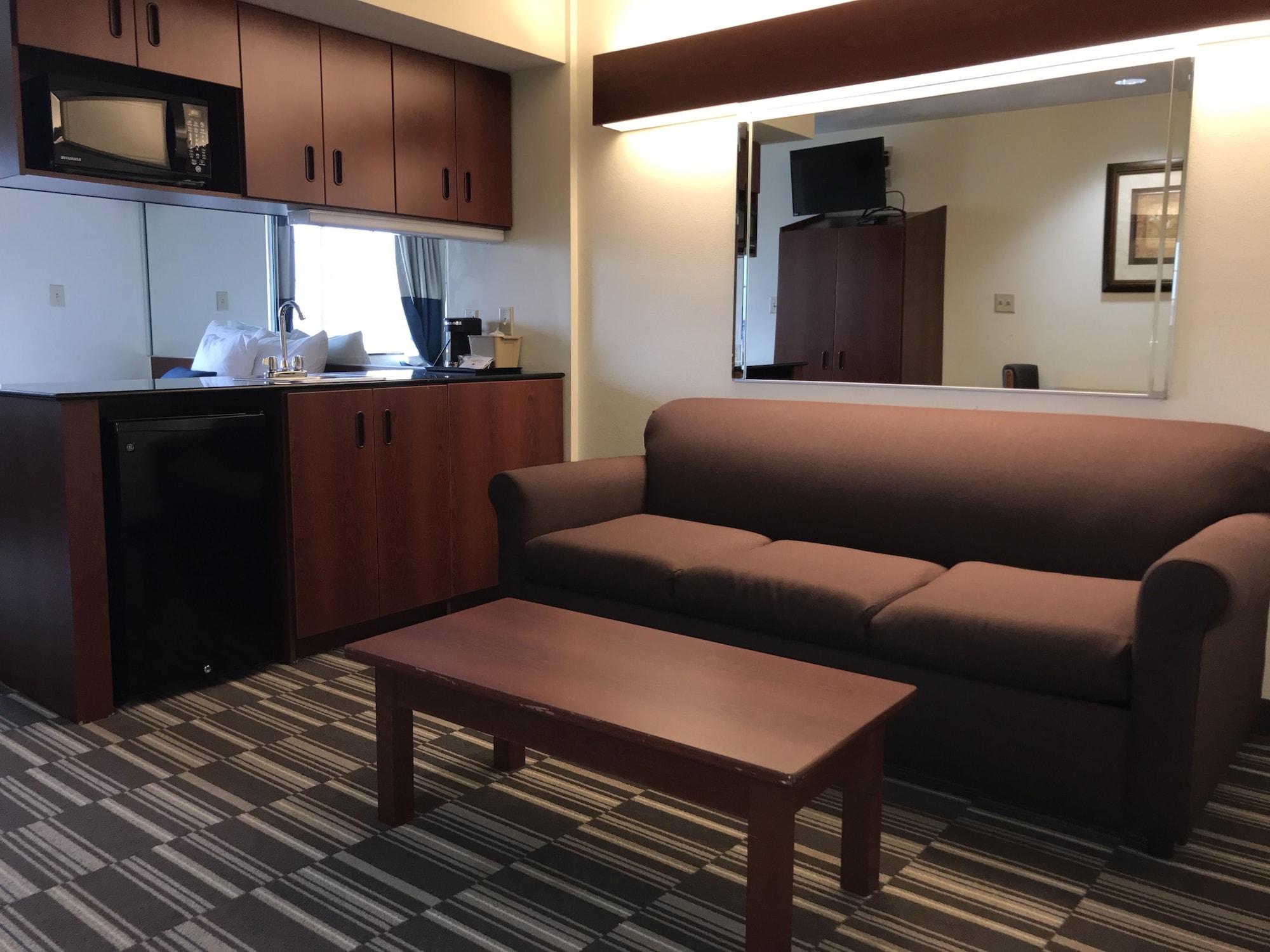 Microtel Inn & Suites By Wyndham Indianapolis Airport Bagian luar foto