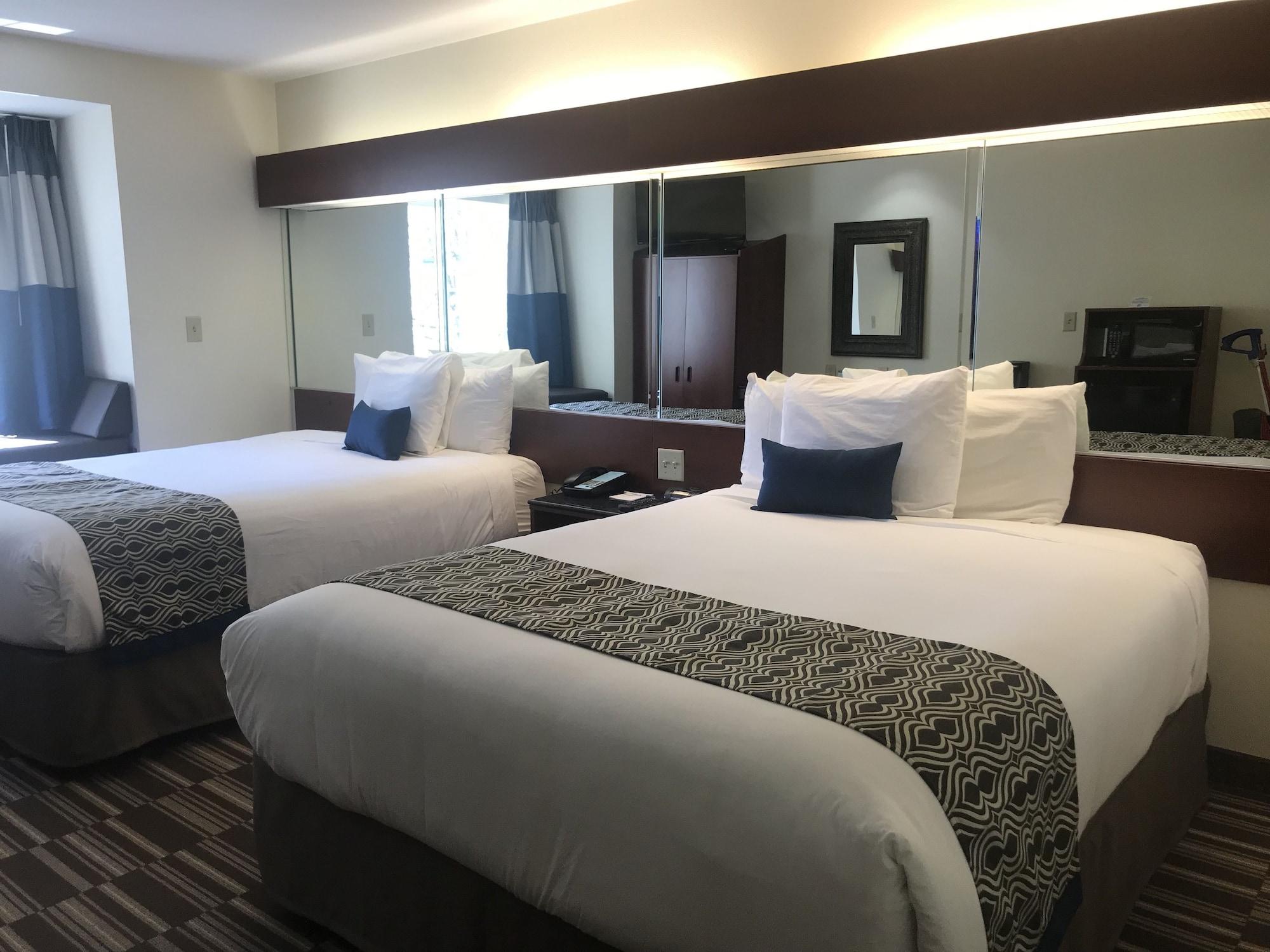 Microtel Inn & Suites By Wyndham Indianapolis Airport Bagian luar foto