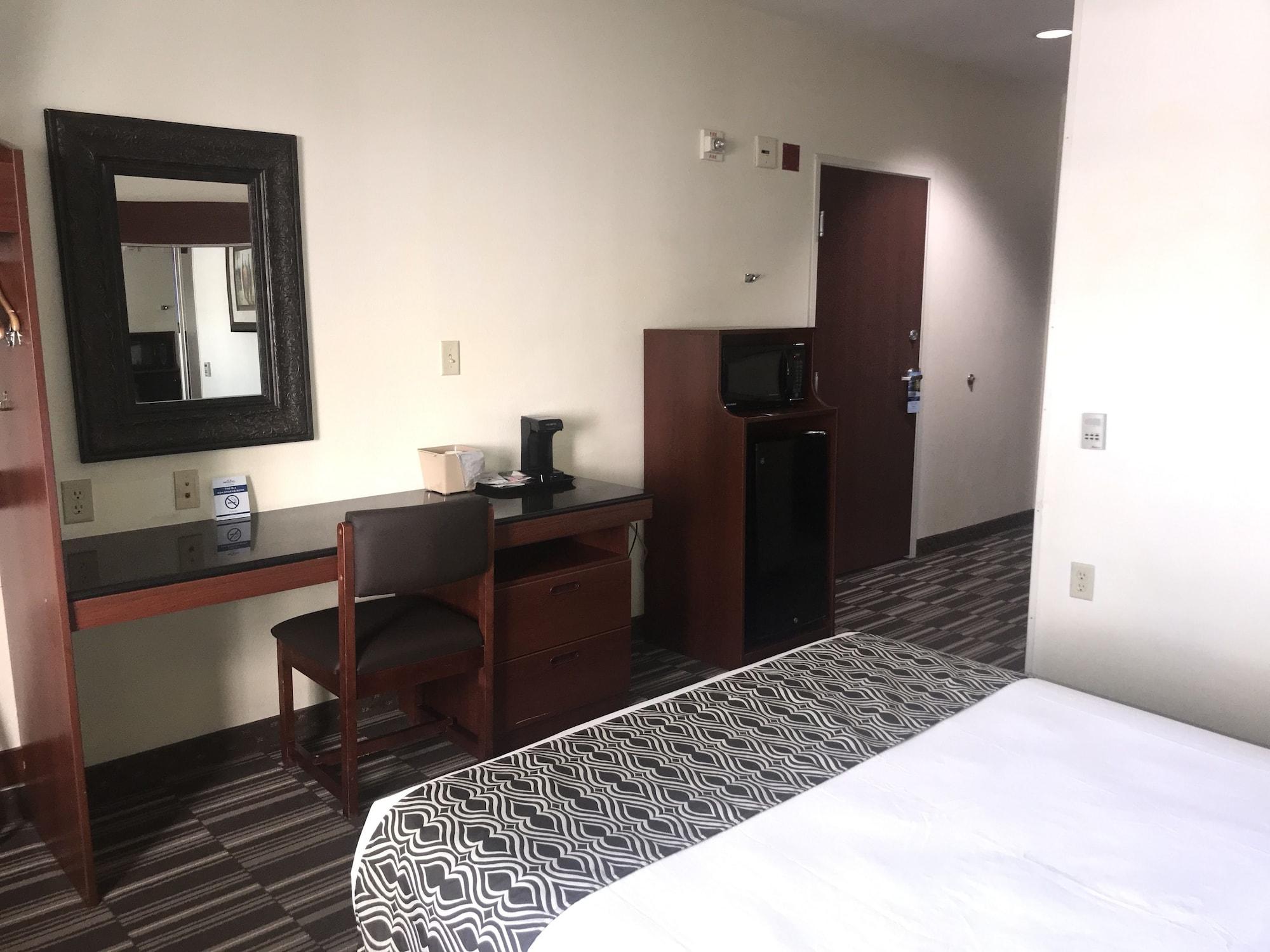 Microtel Inn & Suites By Wyndham Indianapolis Airport Bagian luar foto