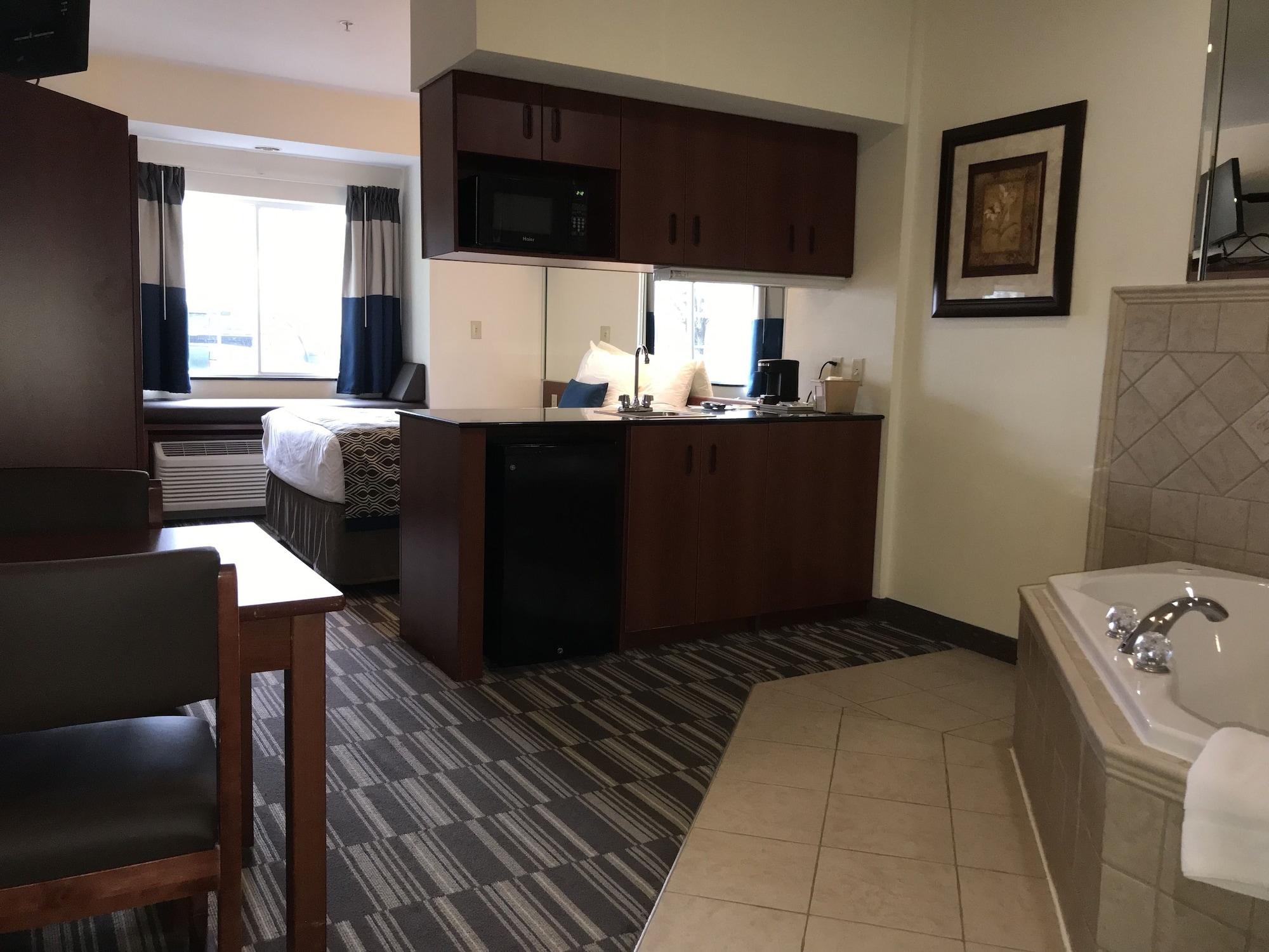 Microtel Inn & Suites By Wyndham Indianapolis Airport Bagian luar foto