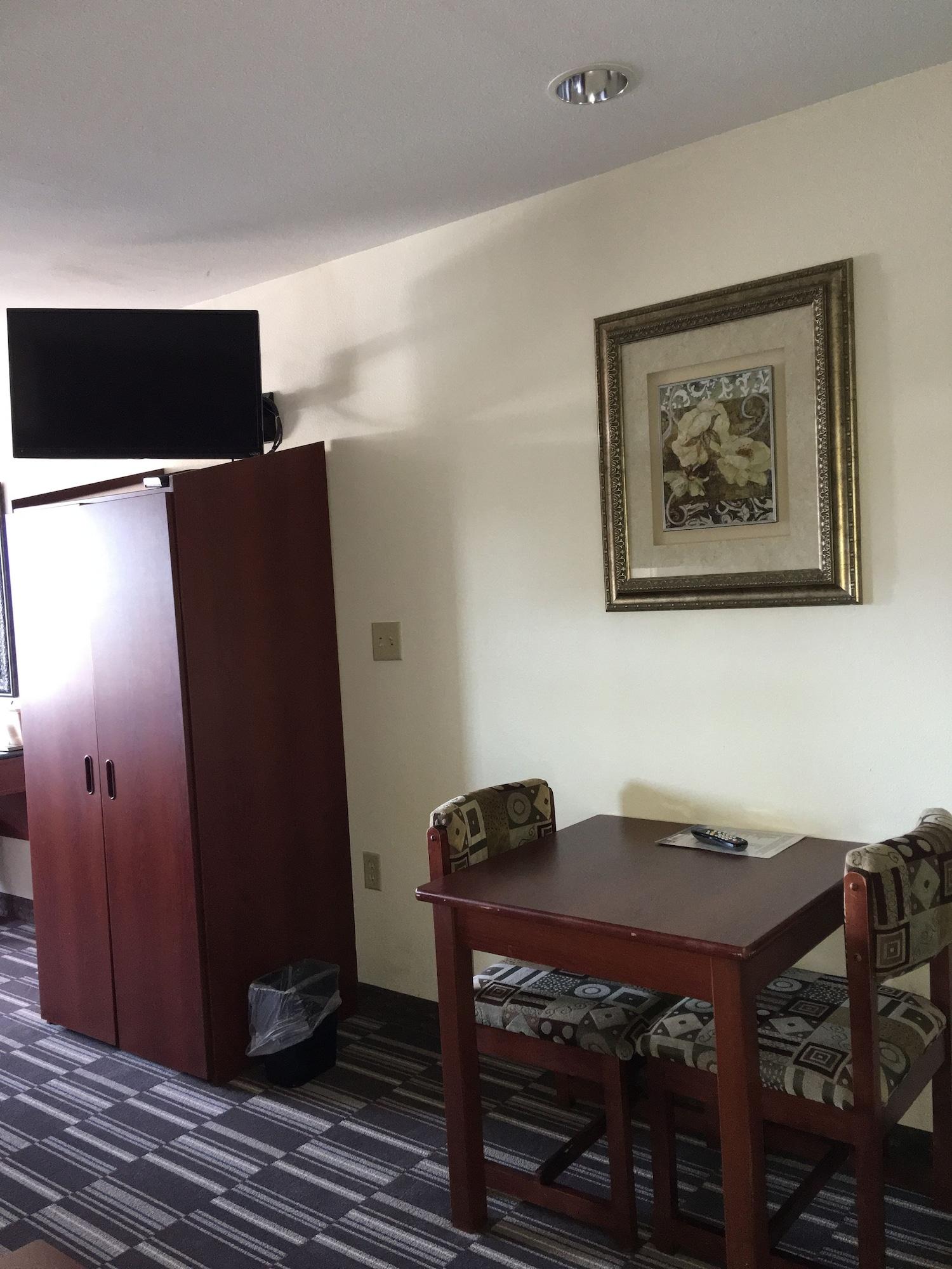 Microtel Inn & Suites By Wyndham Indianapolis Airport Bagian luar foto