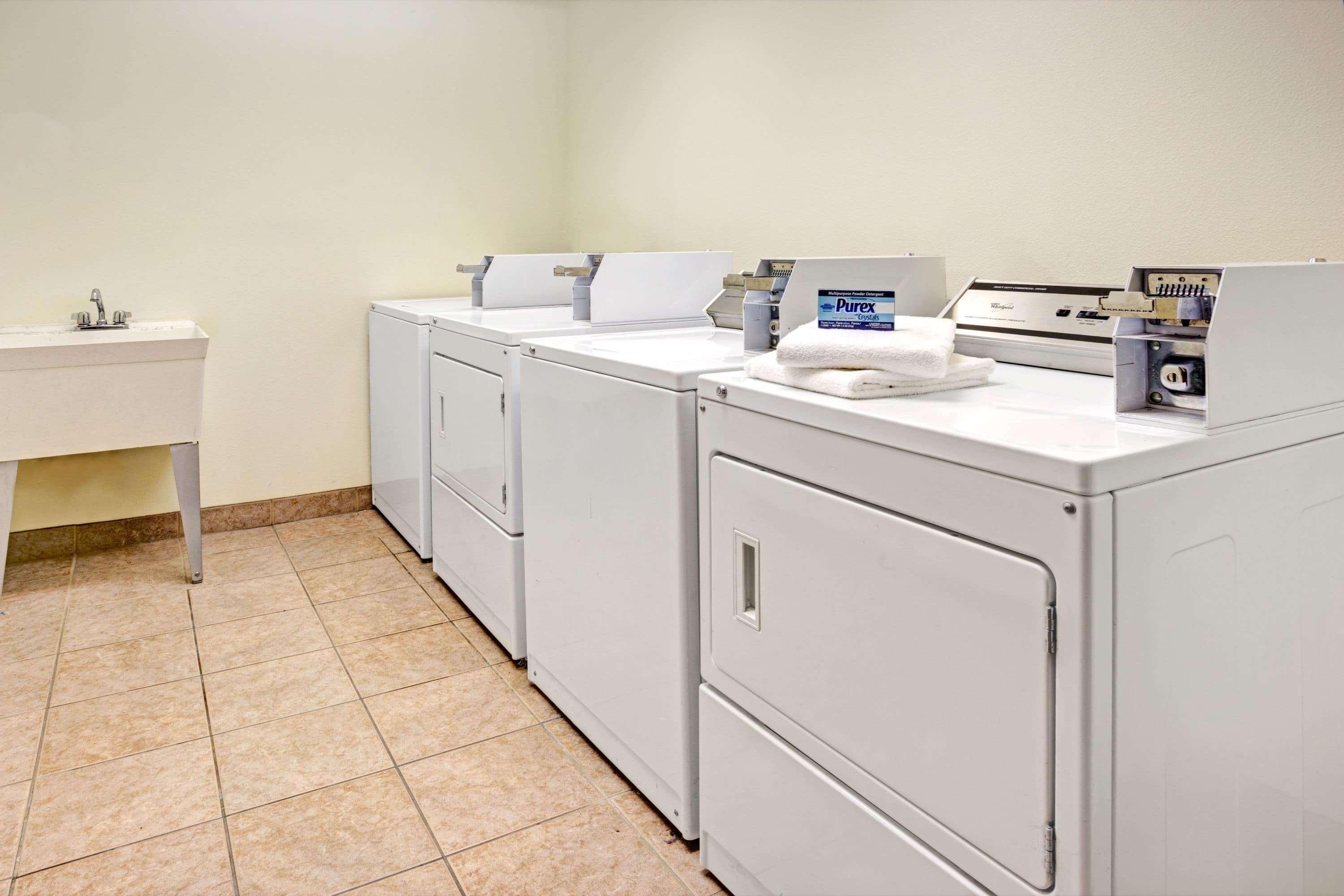Microtel Inn & Suites By Wyndham Indianapolis Airport Bagian luar foto