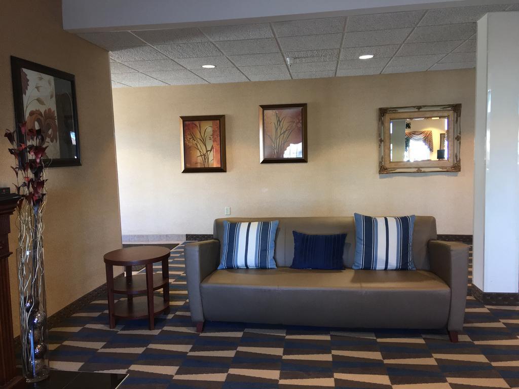 Microtel Inn & Suites By Wyndham Indianapolis Airport Bagian luar foto