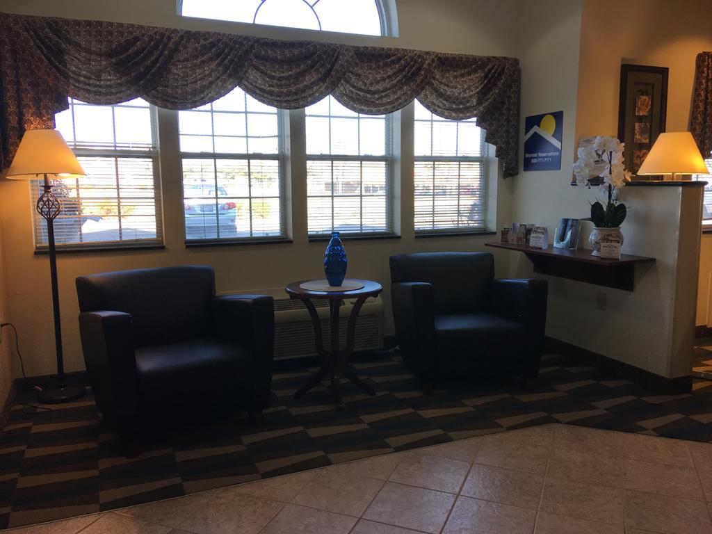 Microtel Inn & Suites By Wyndham Indianapolis Airport Bagian luar foto