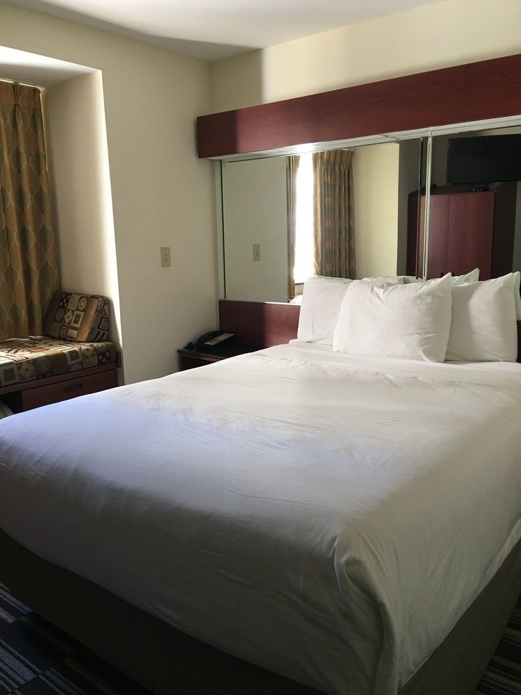Microtel Inn & Suites By Wyndham Indianapolis Airport Bagian luar foto