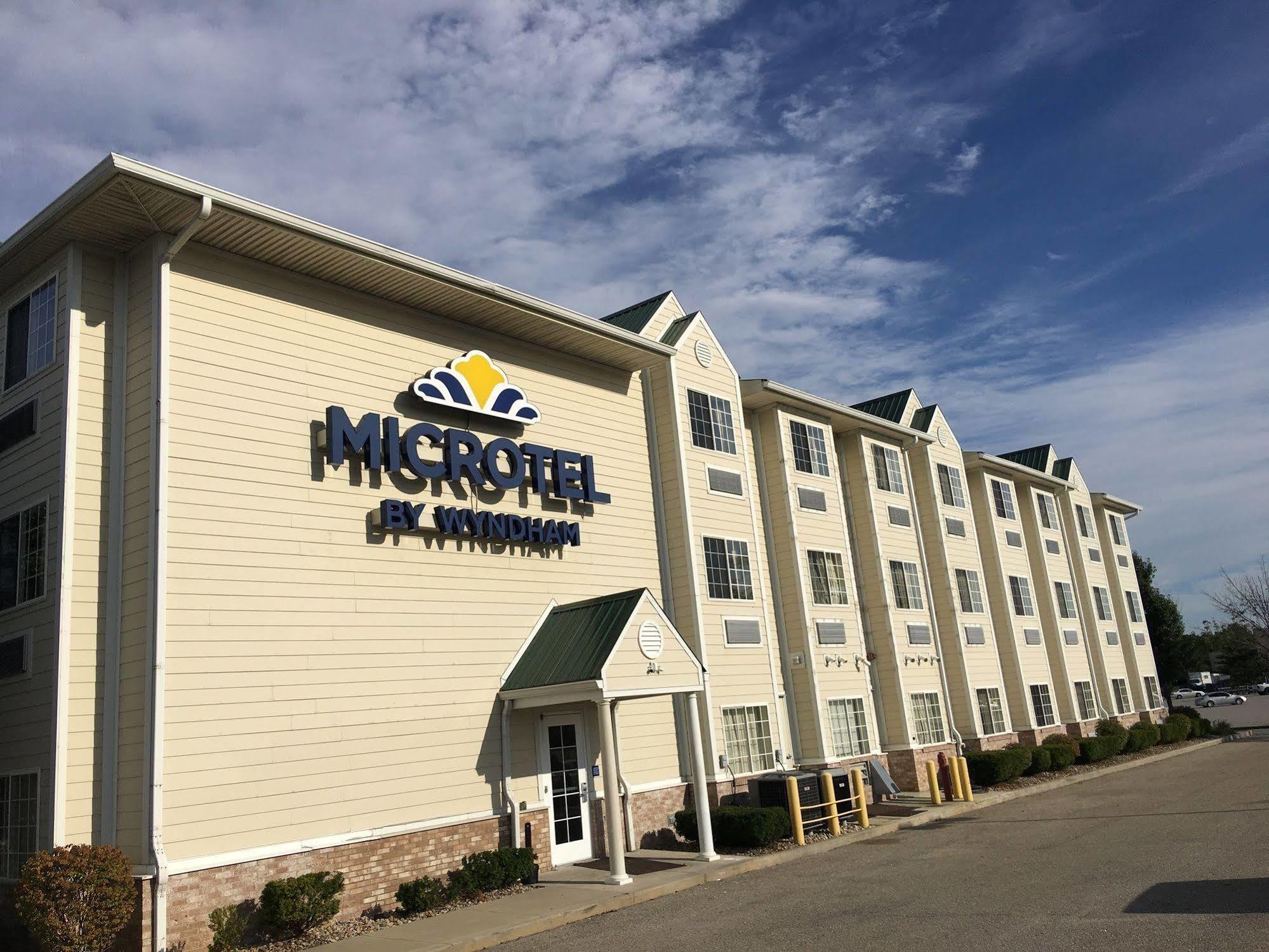 Microtel Inn & Suites By Wyndham Indianapolis Airport Bagian luar foto