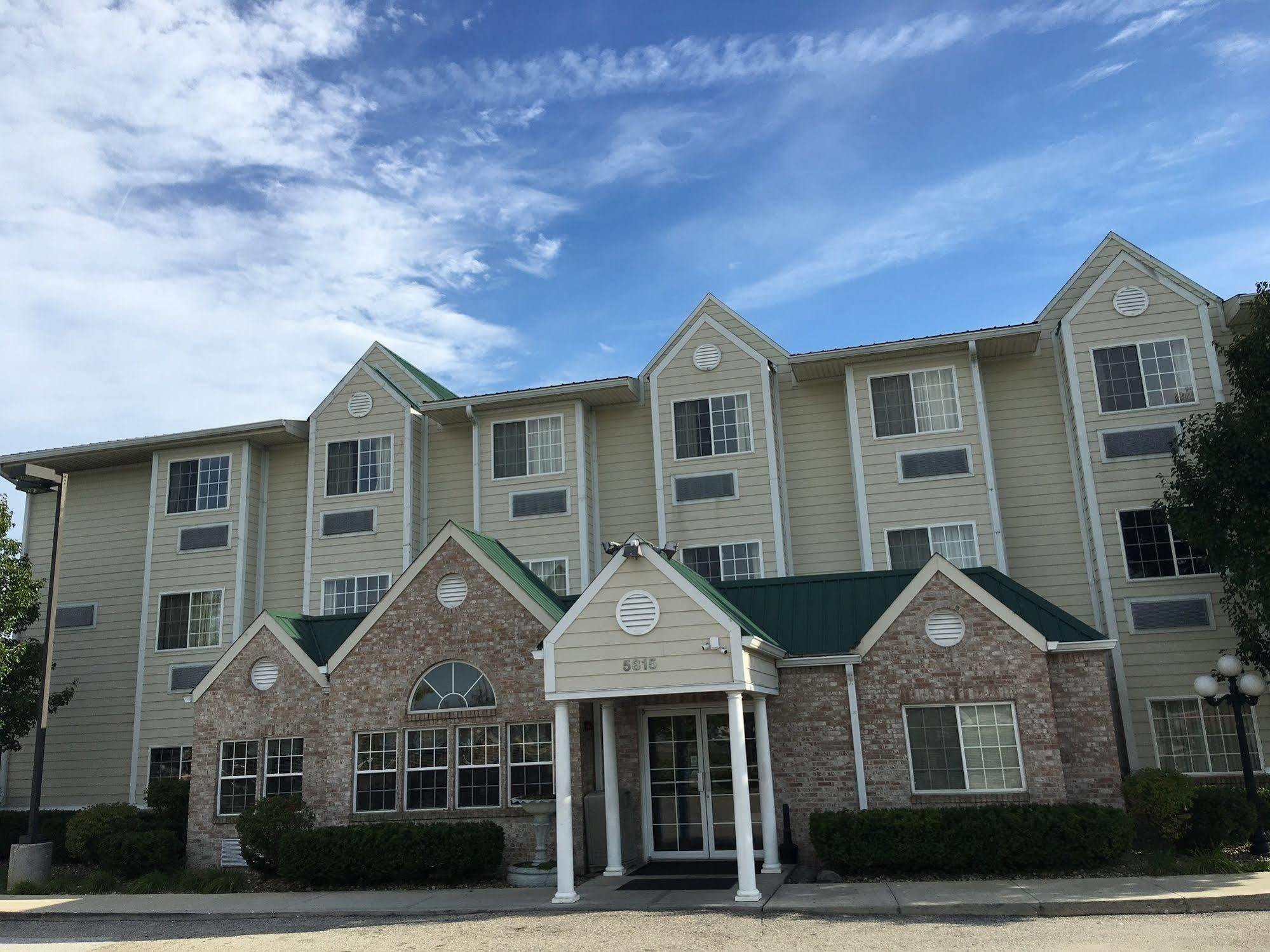 Microtel Inn & Suites By Wyndham Indianapolis Airport Bagian luar foto